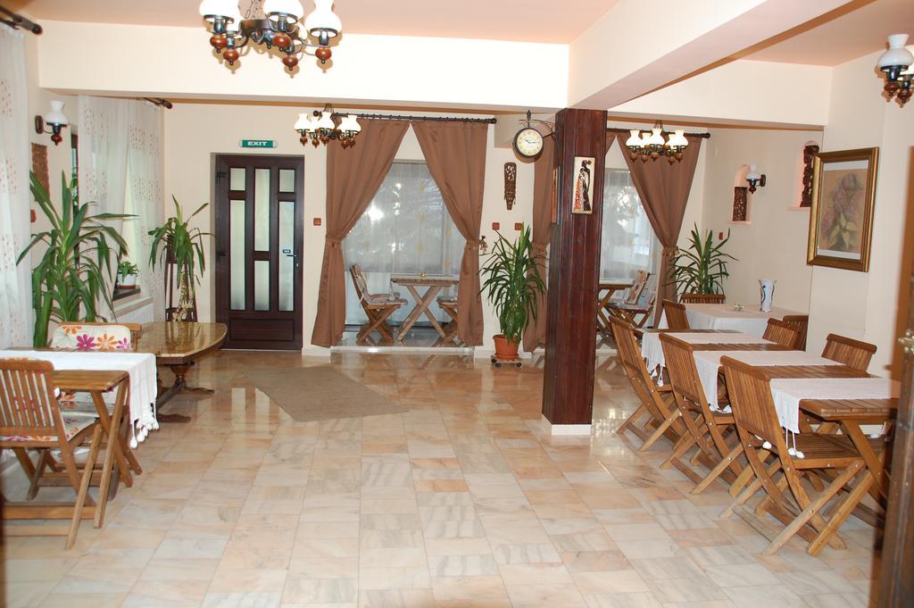 Pension Raluca Sinaia Exteriör bild